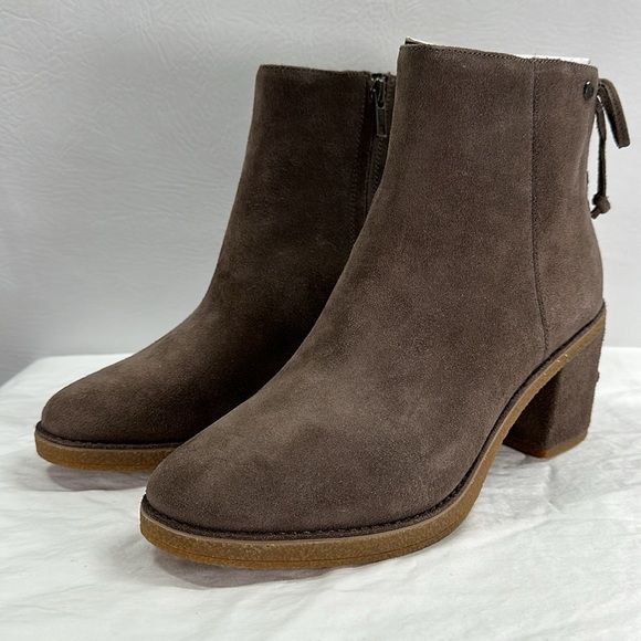 NIB UGG Corinne Suede Leather Boot, 10 - Picture 8 of 13